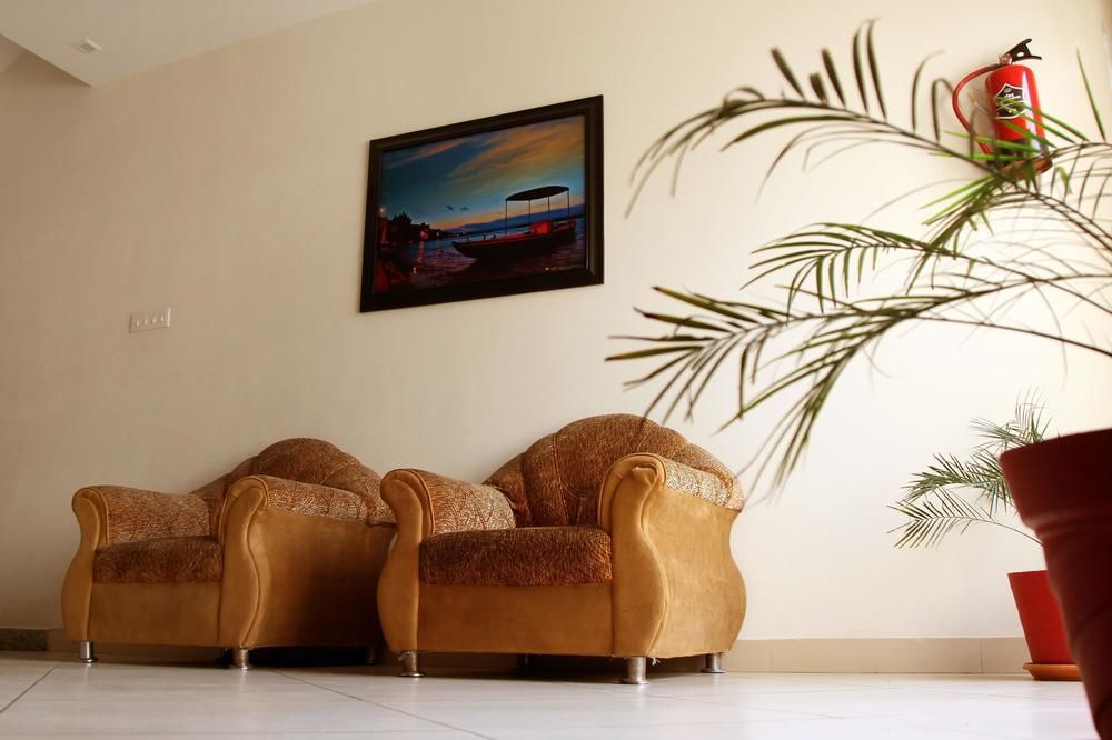 Collection O 45990 Premiere Villa Kakarmatha ภายนอก รูปภาพ