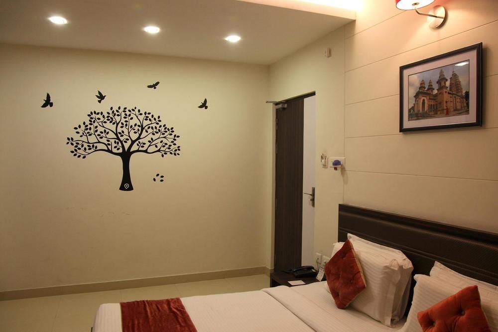 Collection O 45990 Premiere Villa Kakarmatha ภายนอก รูปภาพ