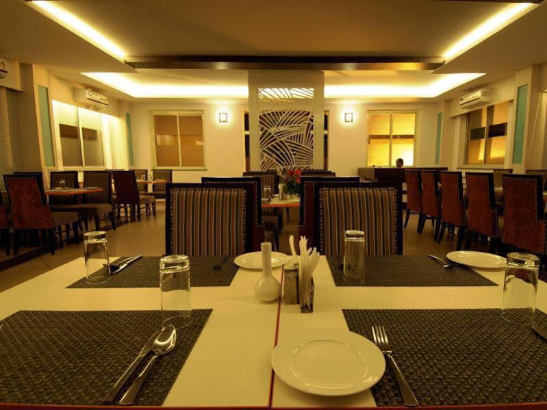 Collection O 45990 Premiere Villa Kakarmatha ภายนอก รูปภาพ