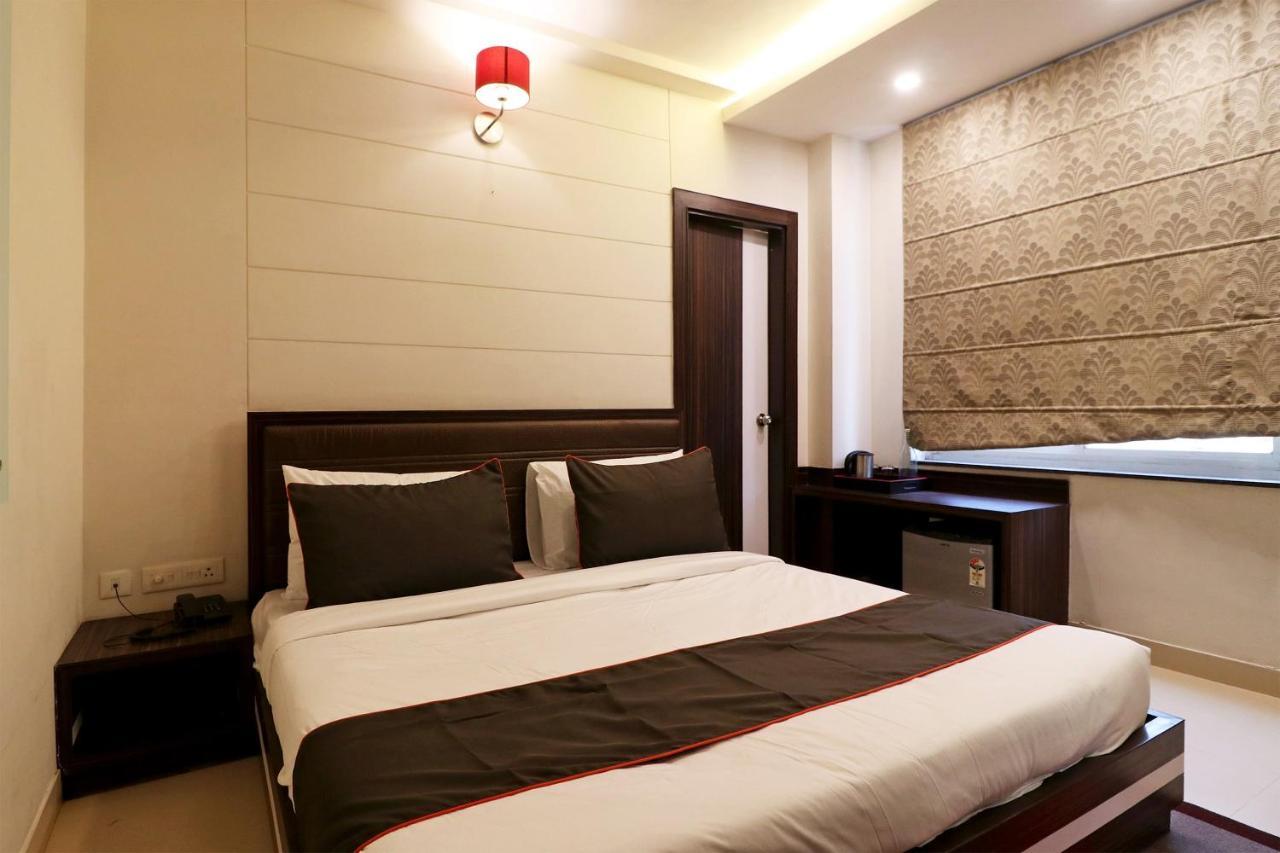 Collection O 45990 Premiere Villa Kakarmatha ภายนอก รูปภาพ