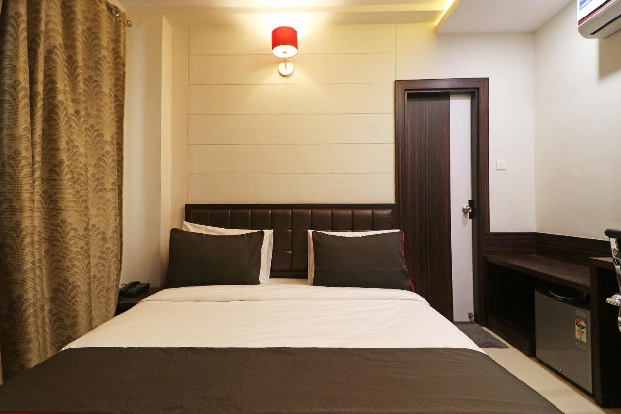 Collection O 45990 Premiere Villa Kakarmatha ภายนอก รูปภาพ