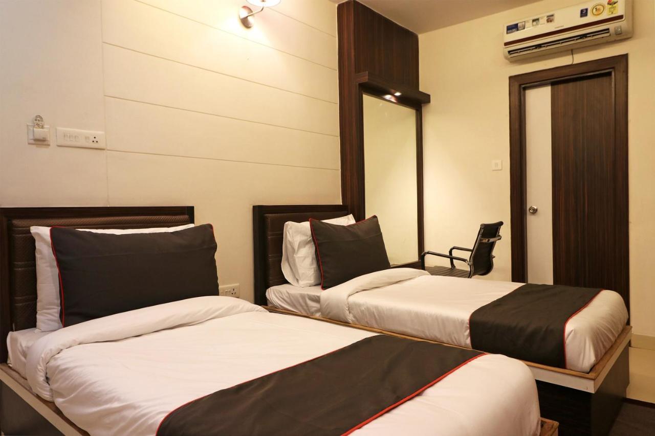 Collection O 45990 Premiere Villa Kakarmatha ภายนอก รูปภาพ